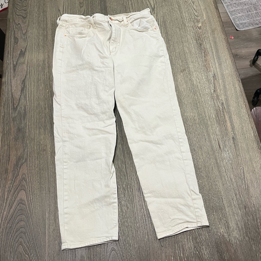 Universal Thread Cream Straight Leg Jeans
